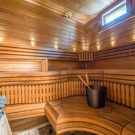 Immelkolo By Aavalevi Levi